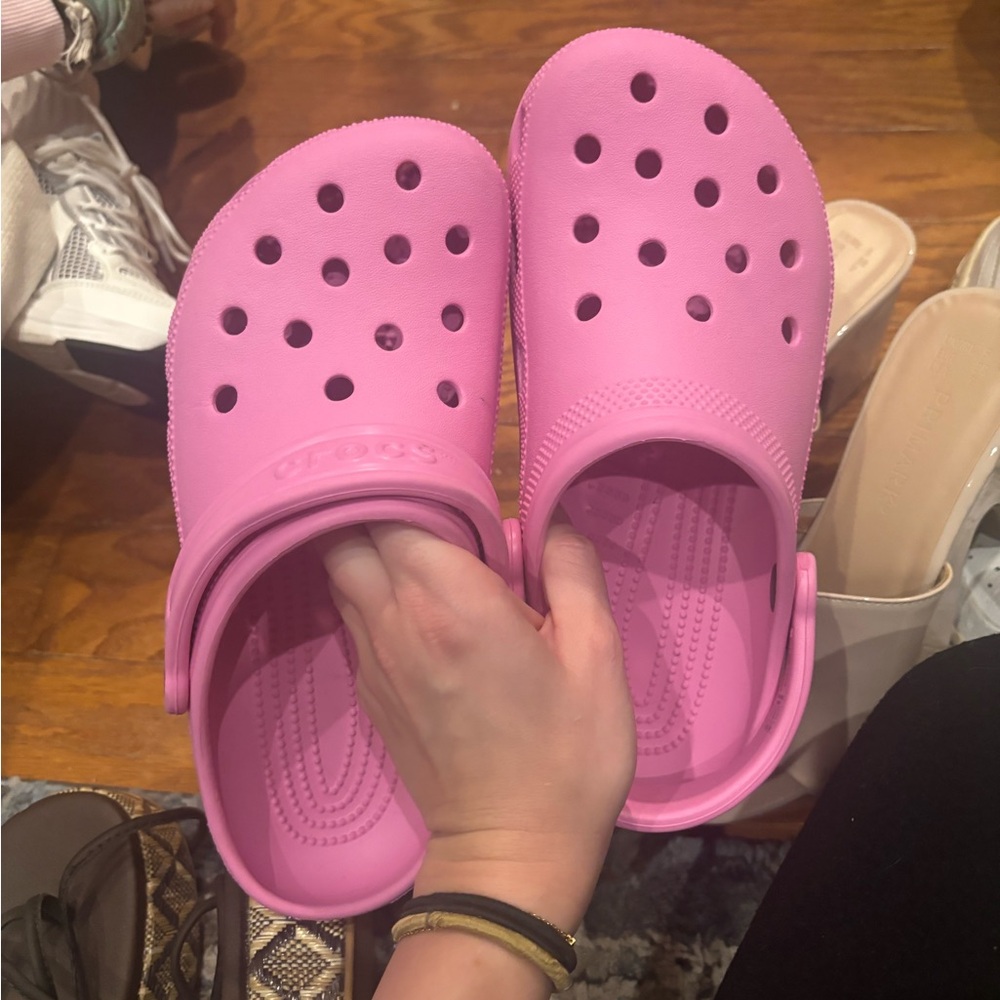 Pink crocs lightly worn